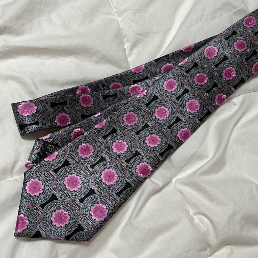 LIKE NEW. Ermenegildo Zegna tie. Made in Italy.